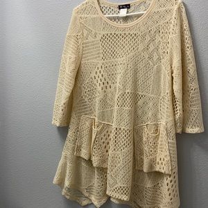 Tunic with pockets